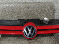 решетка радиатора Volkswagen Golf 4 поколение (1997 - 2006), 1J0853651B, 1J0853655A - фото №2