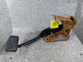 педаль тормоза Mitsubishi Outlander 2 поколение [рестайлинг] (2009 - 2012), 2.2 л., DiD, 4HN, дизель, АКПП - фото №3
