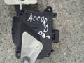 моторчик заслонки печки Honda Accord 8 поколение (2007 - 2011), 2.2 л., i-DTEC, дизель, МКПП, универсал, 113800-2320 - фото №2