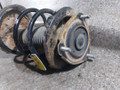 стойка передняя левая Toyota RAV4 2 поколение (XA20) (2000 - 2003), 2.0 л., D-4D, полный привод - фото №2