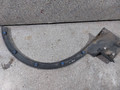 накладка колесной арки передняя левая Ford Kuga 1 поколение (2008 - 2013), 2.0 л., TDCi, G6DG, дизель, 6МКПП, полный привод, 8V41-S16D239-A - фото №2