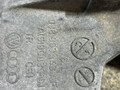 кронштейн генератора Volkswagen Caddy 3 поколение (2004 - 2010), 1.9 л., TDi, BLS, дизель, МКПП, 038903143AF - фото №2