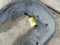 защитный кожух тормозного механизма Volkswagen Tiguan 1 поколение (2007 - 2011), 2.0 л., TDi, дизель, робот, полный привод, 5N0615612D - фото №3