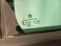 стекло двери задней правой Volkswagen Golf 7 поколение (2012 - 2017), 1.6 л., дизель, универсал - фото №2