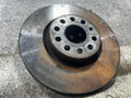 диск тормозной передний Volkswagen Passat B6 (2005 - 2010), 2.0 л., TDi, дизель - фото №2