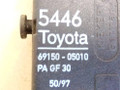 активатор замка багажника Toyota Avensis 1 поколение (T220) 1999, серебристый, хетчбэк 5 дв., 69150-05010 - фото №3
