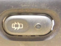 Кнопка блокировки двери Renault Laguna 1 поколение [рестайлинг] 1999, 2.2 л., G8T 760, дизель, МКПП, золотистый, хетчбэк 5 дв., передний привод, 7700421089 - фото №3