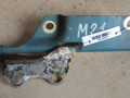 петля капота левая Nissan Micra 2 поколение (K11) 1997, 1.0 л., i, CG10DE, бензин, МКПП, голубой, хетчбэк 3 дв., передний привод - фото №4