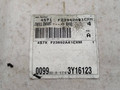 обшивка двери передняя правая Ford Mondeo 3 поколение 2003, 2.0 л., TDCi, дизель, 5МКПП, серебристый, хетчбэк 5 дв., передний привод, 4S7XF23890 - фото №3