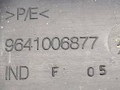 консоль салона Peugeot 1007 1 поколение 2007, 1.6 л., HDi, 9HZ (DV6TED4), дизель, 5МКПП, серебристый, хетчбэк 3 дв., передний привод, 9641006877 - фото №4