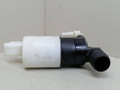 насос (моторчик) омывателя стекла Renault Megane 2 поколение BM0B 2003, 1.4 л., i, K4J 730, бензин, 5МКПП, серебристый, хетчбэк 5 дв., передний привод, 9641553880, 8200067015, 8200295685, 9641553780 - фото №2