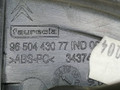 рамка под магнитолу Citroen C5 1 поколение [рестайлинг] 2004, 1.6 л., HDi, 9HZ (DV6TED4), дизель, 5МКПП, темно-серый, хетчбэк 5 дв., передний привод, 9650443077 - фото №3