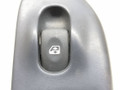 кнопка стеклоподъемника двери Renault Laguna 1 поколение 1998, 2.2 л., TD, G8T 752, дизель, 5МКПП, серый, универсал, передний привод, 7701699605 - фото №3