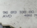 замок двери передней правой Peugeot 1007 1 поколение 2007, 1.6 л., HDi, 9HZ (DV6TED4), дизель, 5МКПП, серебристый, хетчбэк 3 дв., передний привод, 9681333880, 40627105 - фото №5