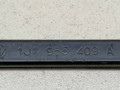 щеткодержатель (поводок стеклоочистителя, дворник) Volkswagen Bora 1 поколение 2002, 1.9 л., TDi, ATD, дизель, 5МКПП, серебристый, седан, передний привод, 1J1955409A - фото №3