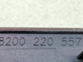 накладка подсветки номера Renault Modus 1 поколение JP0J 2004, 1.4 л., i, K4J 770, бензин, 5МКПП, красный, хетчбэк 5 дв., передний привод, 8200220557 - фото №4