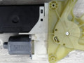 стеклоподъемник электрический передний правый Renault Laguna 3 поколение 2008, 1.6 л., i, бензин, 6МКПП, синий, хетчбэк 5 дв., передний привод, BROSE, 988572-102, 50362103103, 807300002R - фото №4