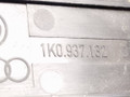 крышка блока предохранителей Skoda Octavia 2 поколение (A5) 2004, 1.9 л., TDi, BJB, дизель, 5МКПП, темно-серый, хетчбэк 5 дв., передний привод, 1K0.937.132D - фото №3