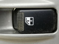 кнопка стеклоподъемника двери задней Kia Carens 2 поколение FJ 2006, 2.0 л., CRDi, дизель, 5МКПП, чёрный, минивэн, передний привод, OK2FAB66380 - фото №3