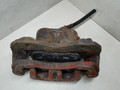 суппорт передний правый Mitsubishi Sigma 1 поколение 1994, 3.0 л., i, 6G72 (DOHC 24V), бензин, 5МКПП, серый металлик, седан, передний привод - фото №2