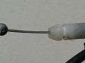 ручка открывания капота Hyundai Tucson 1 поколение 2006, 2.0 л., CRDi, дизель, АКПП, чёрный, внедорожник 5 дв., передний привод, 811802E000 - фото №5