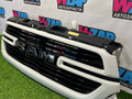 решетка радиатора RAM 1500 5 поколение 2019, 5.7 л., бензин, АКПП, пикап, полный привод, 68366528AH - фото №2
