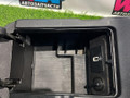 консоль салона Ford Mustang 6 поколение S550 [рестайлинг] 2018, 2.3 л., бензин, АКПП, желтый, купе, задний привод - фото №7