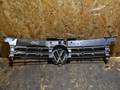 решетка радиатора Volkswagen Golf 4 поколение 2003, 2.0 л., дизель, 1J0853655G, 1J0853651H - фото №2