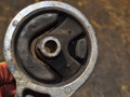 подушка крепления КПП Mitsubishi Carisma 1 поколение [рестайлинг] 2001, 1.6 л., 4G92 (SOHC 16V), бензин, МКПП, 3318027 - фото №3