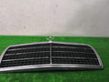 решетка радиатора Mercedes-Benz E-Класс W124 [рестайлинг] W124 1993, 2.5 л., OM 602.911, дизель, МКПП, черный, седан, задний привод - фото №10