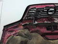 капот Opel Sintra 1 поколение 1999, 2.2 л., X 22 XE, бензин, МКПП, красный, минивэн, передний привод - фото №11