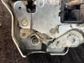 замок двери задней правой Mercedes-Benz E-Класс W124 [рестайлинг] W124 1993, 2.5 л., OM 602.911, дизель, МКПП, черный, седан, задний привод - фото №8