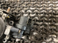 заслонка дроссельная Opel Sintra 1 поколение 1999, 2.2 л., X 22 XE, бензин, МКПП, красный, минивэн, передний привод - фото №6