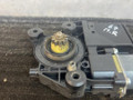 моторчик стеклоподъемника передний правый Renault Fluence 1 поколение 2011, 1.6 л., бензин, АКПП, серебристый, седан, передний привод, 807301111R, 918197-200 - фото №4