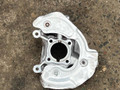 кулак поворотный правый BMW i3 L01 2015, 6852160