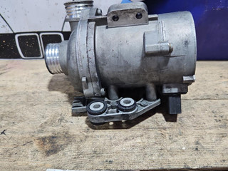 помпа BMW 5 серия F07/F10/F11 F11 2011, 3.0 л., N52 B30 AF, бензин, АКПП, белый, универсал, задний привод, правый руль, 7583836, 11517583836