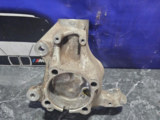 кулак поворотный правый BMW X1 E84 2011, 2.0 л., N46 B20 BD, бензин, АКПП, белый, внедорожник 5 дв., задний привод, правый руль, 31216784866, 6784866
