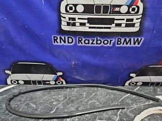 уплотнитель подкапотного пространства BMW X1 E84 2011, 2.0 л., N46 B20 BD, бензин, АКПП, белый, внедорожник 5 дв., задний привод, правый руль, 51762990363, 2990363
