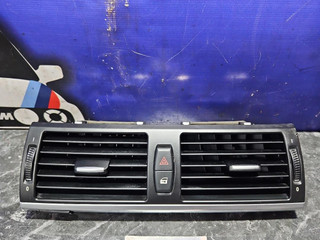 дефлектор обдува салона BMW X5 E70 [рестайлинг] E70 2011, 3.0 л., N55 B30 A, бензин, АКПП, белый, универсал, полный привод, правый руль, 64227161801, 7161801, 6958654, 7161802, 64227161802