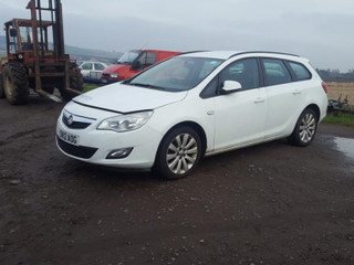 Opel Astra J 2011