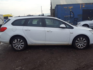 Opel Astra J 2011