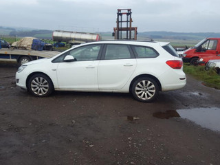 Opel Astra J 2011