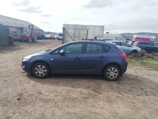 Opel Astra J 2010