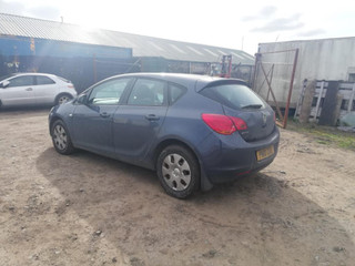 Opel Astra J 2010
