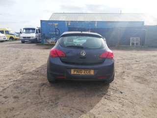 Opel Astra J 2010
