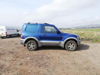 Mitsubishi Pajero 3 V60 2001