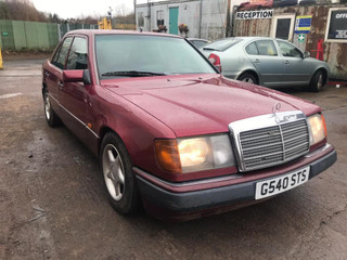 Mercedes-Benz W124 1990