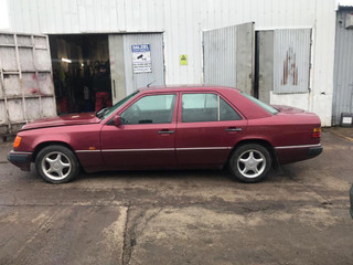 Mercedes-Benz W124 1990