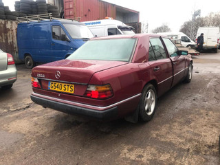 Mercedes-Benz W124 1990