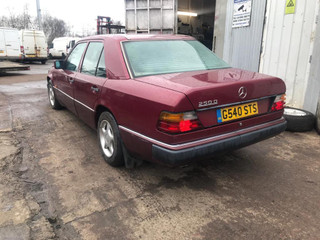 Mercedes-Benz W124 1990
